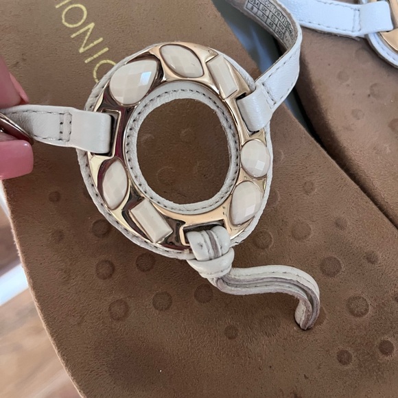 Vionic Karina Womens Orthaheel Strap Thong Leather Sandal Size 9 White - Picture 3 of 5